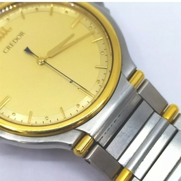 Seiko Credor 22k Bezel Watch - Picture 10 of 11